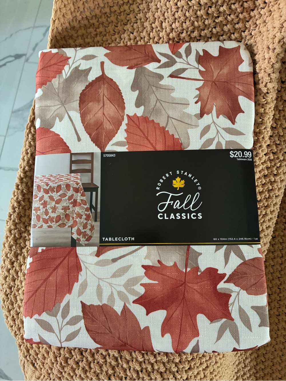 Robert Stanley Fall Classics Rust and Beige Leaf Tablecloth